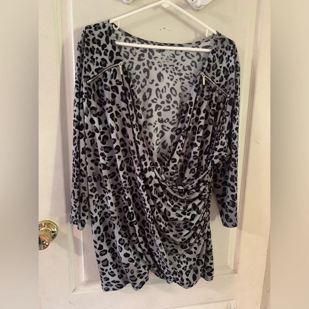 22/24 lane Bryant black and gray leopard print dress shirt